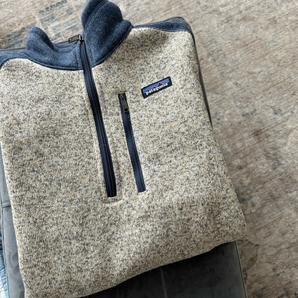 EUC Patagonia Men’s pullover- medium